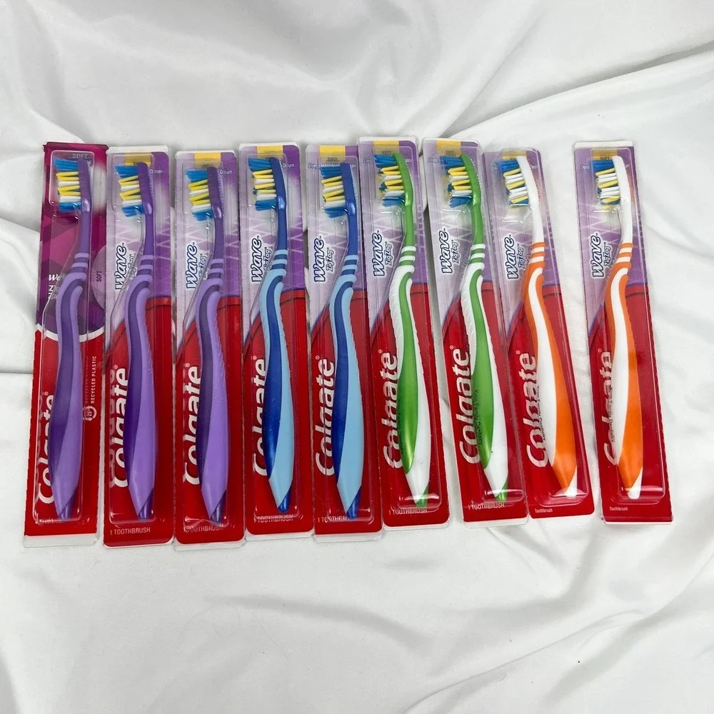Colgate Wave ZigZag Soft Compact Toothbrush Lot of 9‎